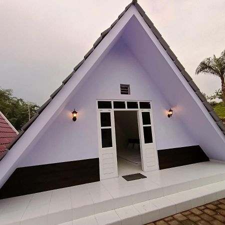 Seger Nusantara Hostel Kalisat Luaran gambar