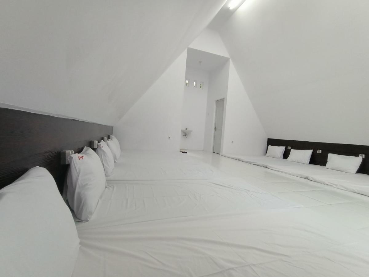 Seger Nusantara Hostel Kalisat Luaran gambar