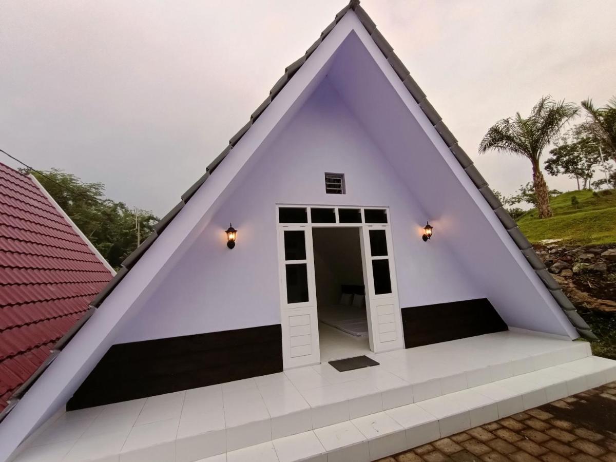 Seger Nusantara Hostel Kalisat Luaran gambar