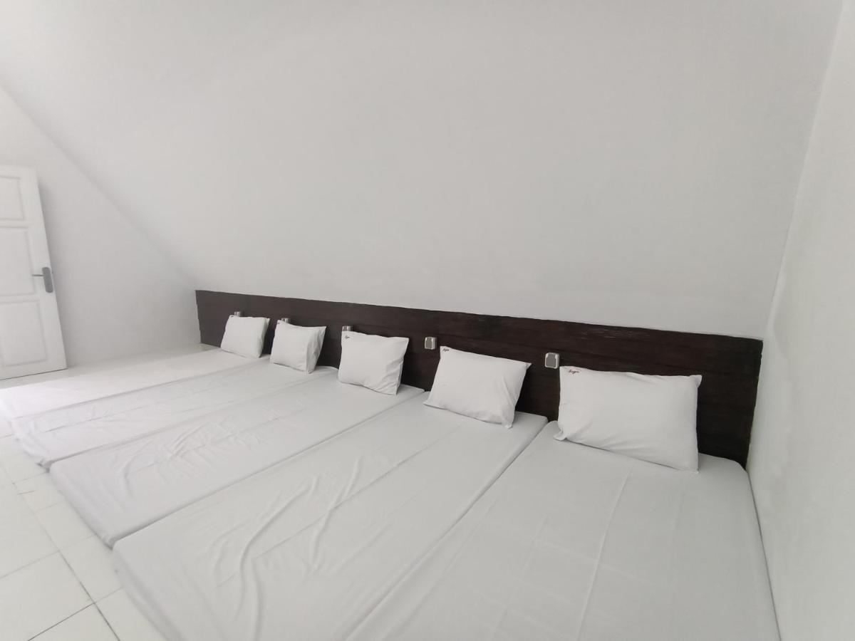 Seger Nusantara Hostel Kalisat Luaran gambar