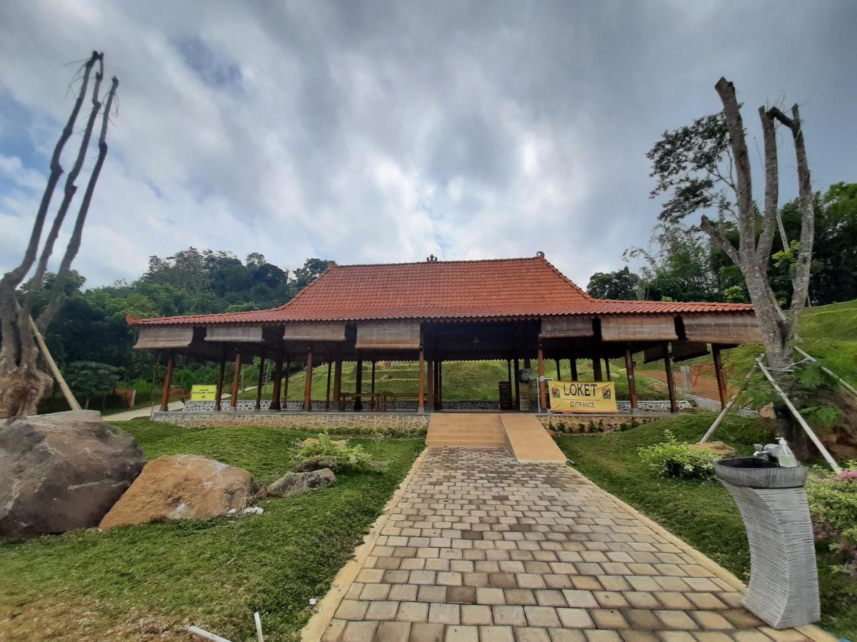 Seger Nusantara Hostel Kalisat Luaran gambar
