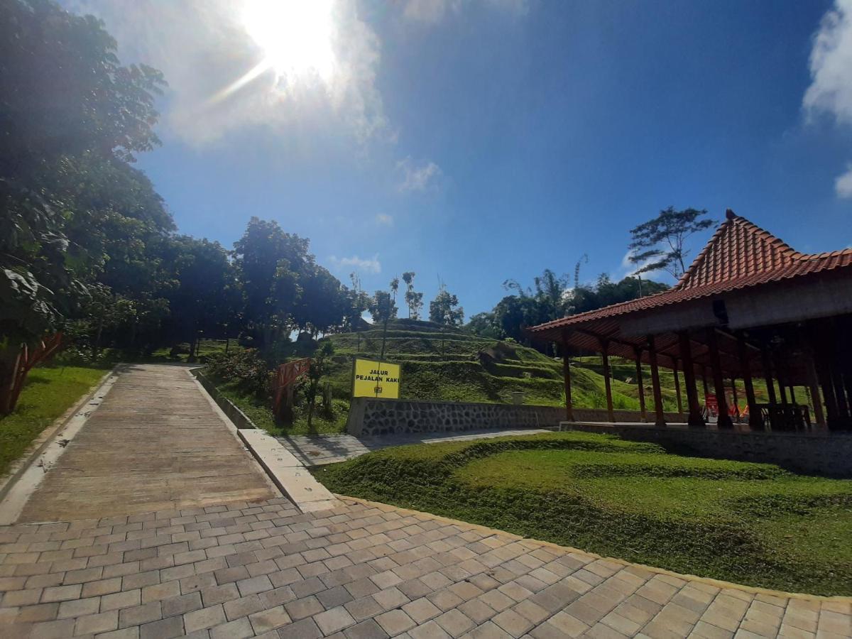 Seger Nusantara Hostel Kalisat Luaran gambar