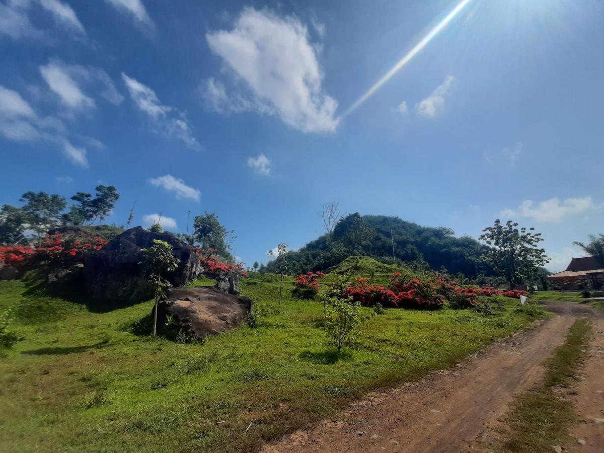 Seger Nusantara Hostel Kalisat Luaran gambar
