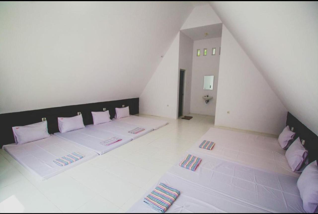 Seger Nusantara Hostel Kalisat Luaran gambar